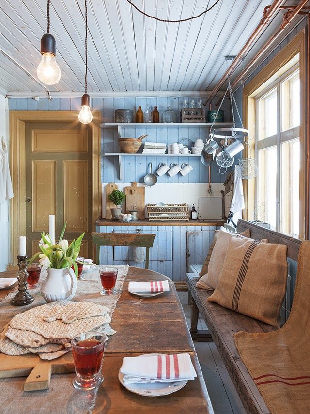 farmhouse kitchen cozy chic decor rustic interior digsdigs country cottage designs torp interiors cabin décor source pa gard eat table