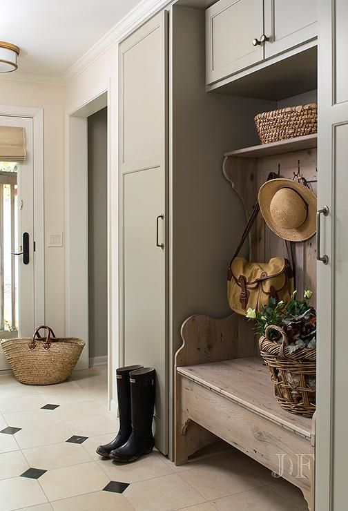 mudroom entryway farmhouse bench decor simple cabinets mud freestanding cozy gray entry storage built cottage hallway hooks laundry floor décor