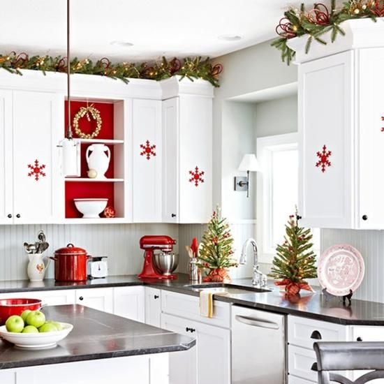 Simple Kitchen Christmas Decorations for Small Space