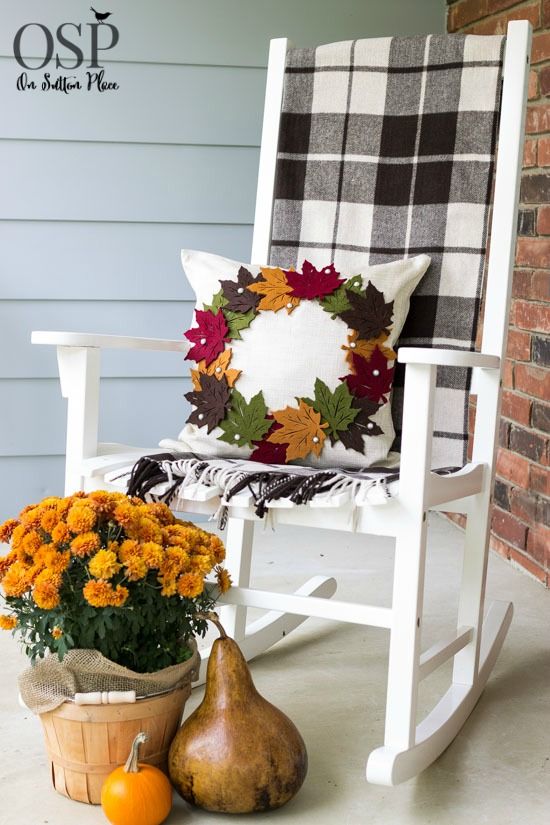 57 cozy thanksgiving porch décor ideas digsdigs Décor patio Covered
