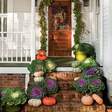 47 Cute And Inviting Fall Front Door Décor Ideas | DigsDigs