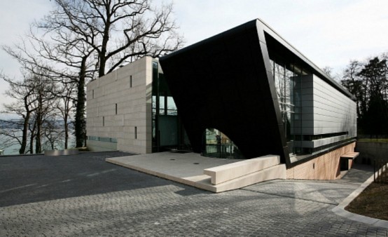 Dramatic House Complex In Minimalist Style