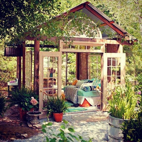 26 Dreamy Outdoor Bedroom Oasis Designs - DigsDigs