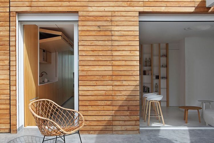 Edgy Modern Penthouse Design In White And Light Colored Wood