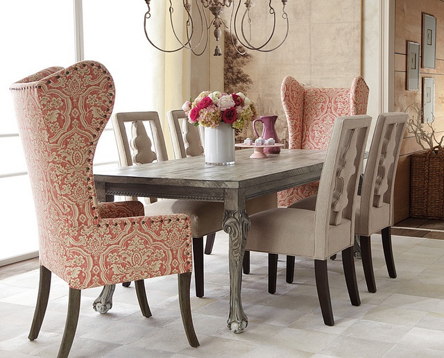 44 Elegant Feminine Dining Room Design Ideas | DigsDigs