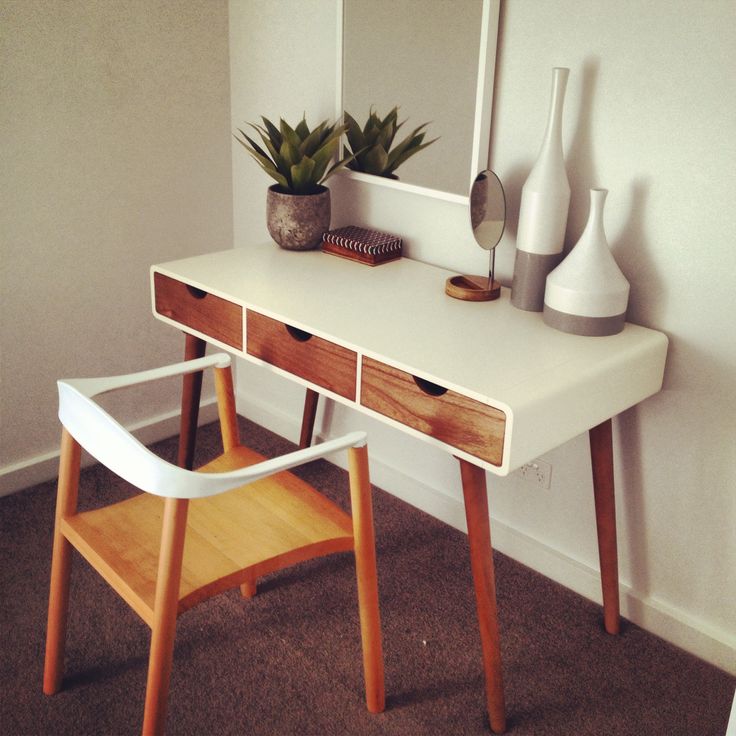 Mid Century Vanity Table