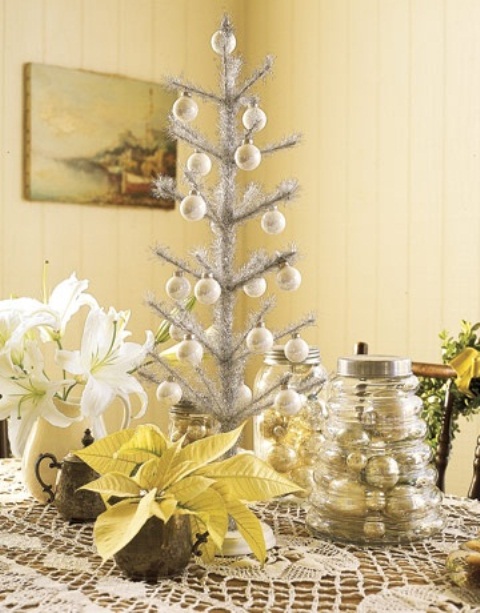 exciting-silver-and-white-christmas-tree-decorations-34.jpg
