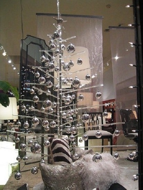 exciting-silver-and-white-christmas-tree-decorations-5.jpg