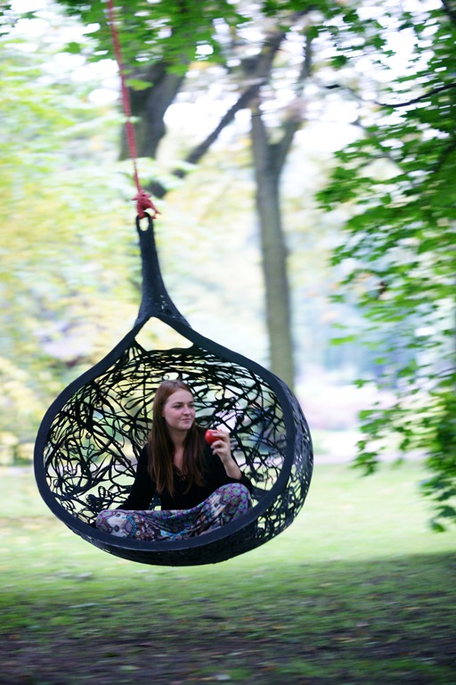 Exclusive Hanging Chair For Your Garden | DigsDigs