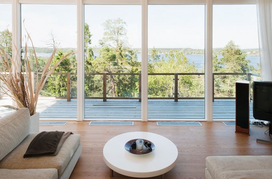 Functional Minimalist House For Large Family