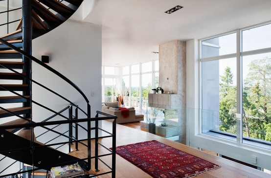 Functional Minimalist House For Large Family