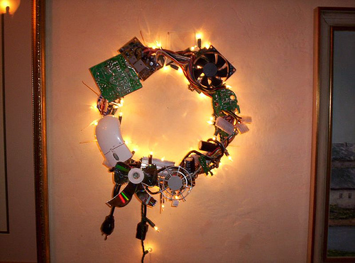 geek-christmas-wreath