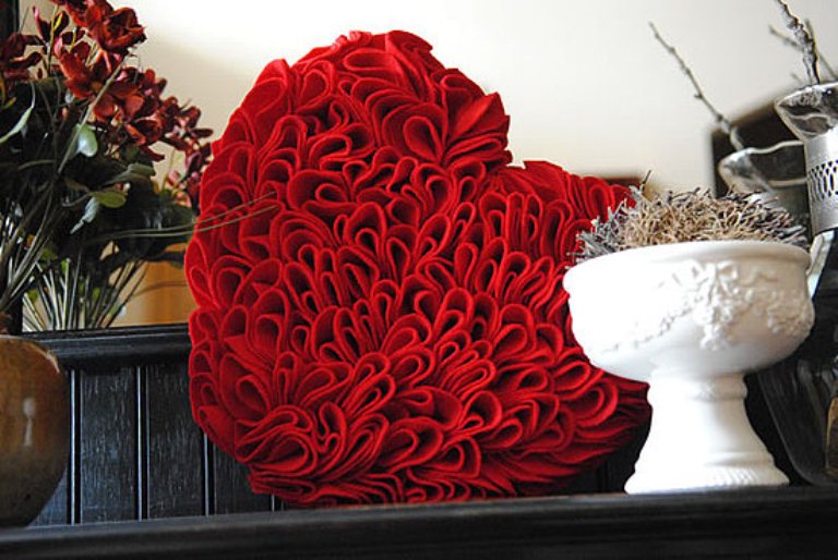 28 Cool Heart Decorations For Valentine’s Day DigsDigs