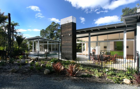 House Designed As Series Of Glass And Timber Pavilions