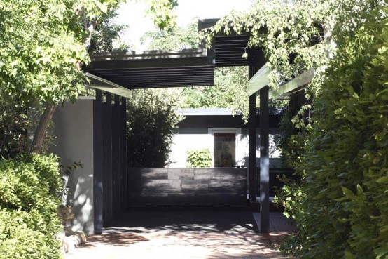 House With Beautiful Entrance