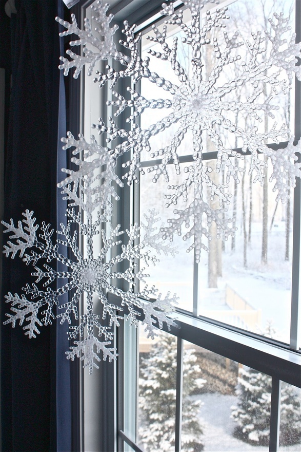 how to use snowflakes in winter d 233 cor 36 ideas digsdigs how to use snowflakes in winter d 233 cor 36 ideas digsdigs