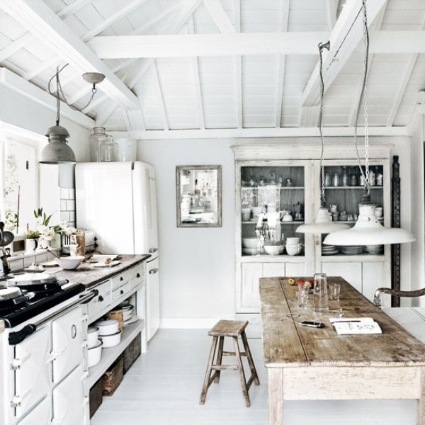 39 Inspiring White Kitchen Design Ideas | DigsDigs