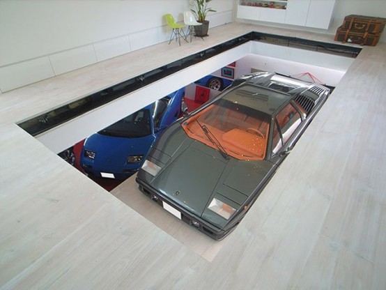 House with 9-Cars Garage and Lamborghini in the Living Room