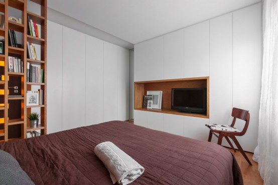 Laconic Yet Cozy Apartment In White And Natural Wood Laconic Yet Cozy Apartment In White And Natural Wood