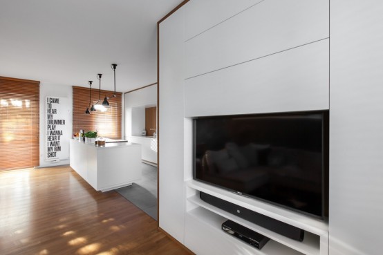 Laconic Yet Cozy Apartment In White And Natural Wood Laconic Yet Cozy Apartment In White And Natural Wood