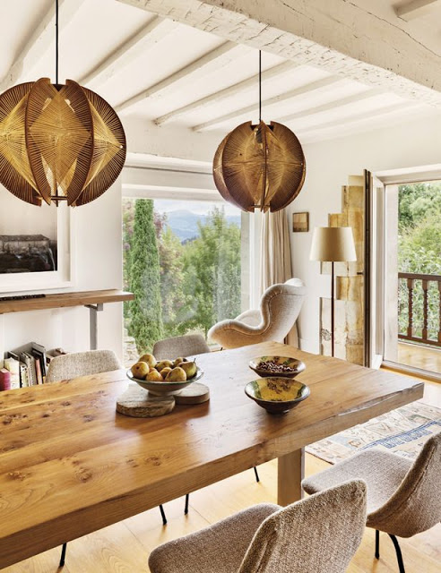 Luxury Spanish Mansion With A Lot Of Antique Furniture
