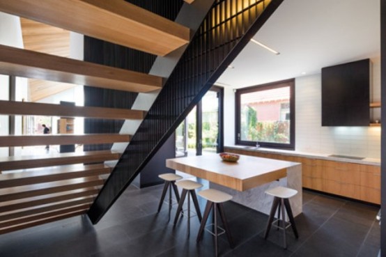 Mid Century Modern Residence With A Perforated Brick Wall Mid Century Modern Residence With A Perforated Brick Wall