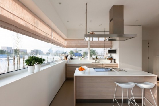 Minimalist House With Strict Geometric Shapes