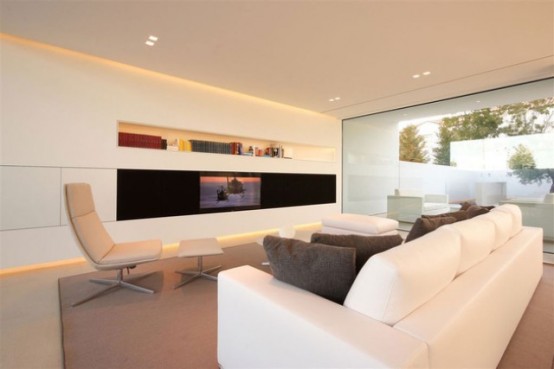 Minimalist White House In Lido Island Venezia
