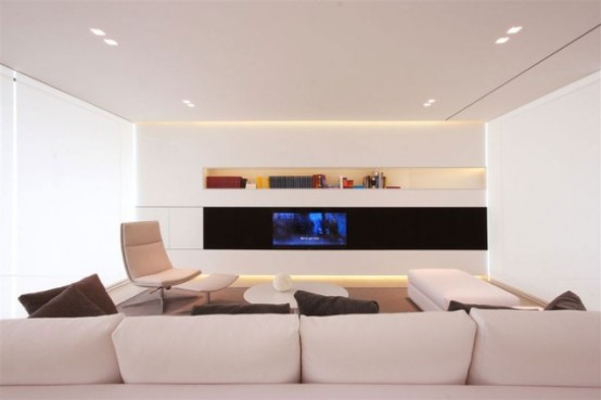 Minimalist White House In Lido Island Venezia