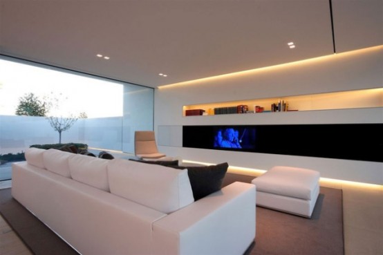 Minimalist White House In Lido Island Venezia