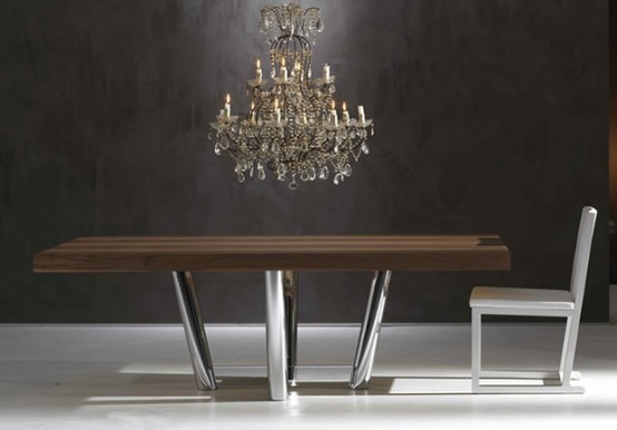 Modern And Luxurious Dinner Table_
