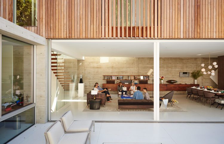 Modern And Stylish Home Embracing The Surroundings