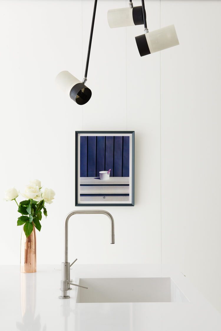 Modern And Stylish Home Embracing The Surroundings