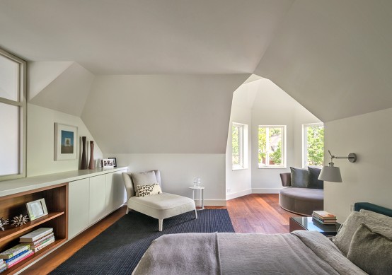 Modern Annex Home With Lots Of Wood In Decor