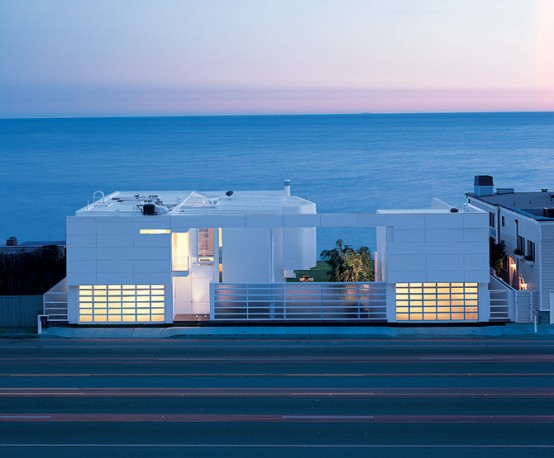 Modern Beach House Design with White Exterior Paint