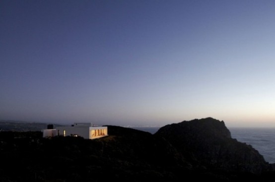 Modern Clifftop House With Spectacualr Views