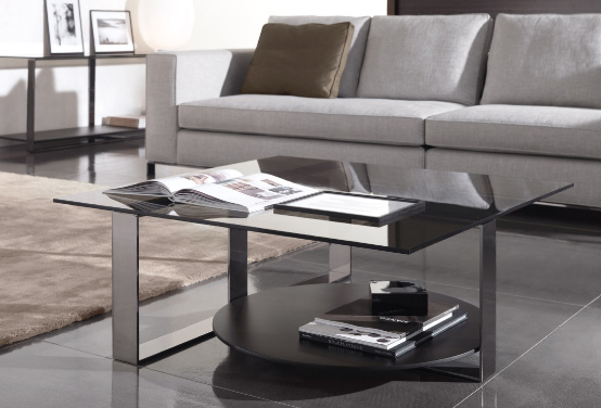 In case you've missed here are Minotti's Clark wooden dinner table. Modern 