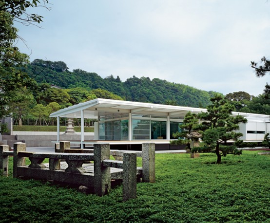 Traditional Japanese House Design in Modern Style by Foster + Partners