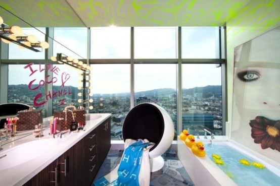 Modern Surrealist Penthouse With Colorful Interiors Modern Surrealist Penthouse With Colorful Interiors