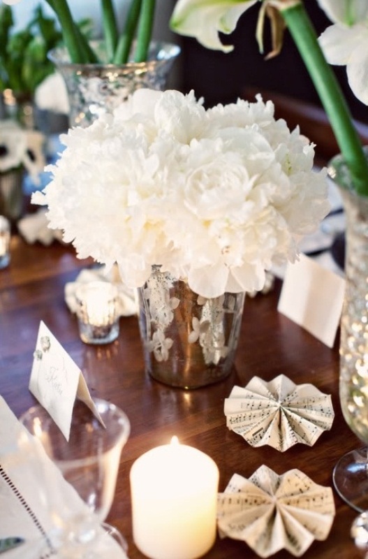 32 Original Winter Table Décor Ideas | DigsDigs