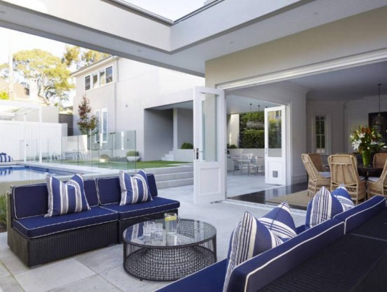 Park House In Modern And Classical Styles And Natural Colors