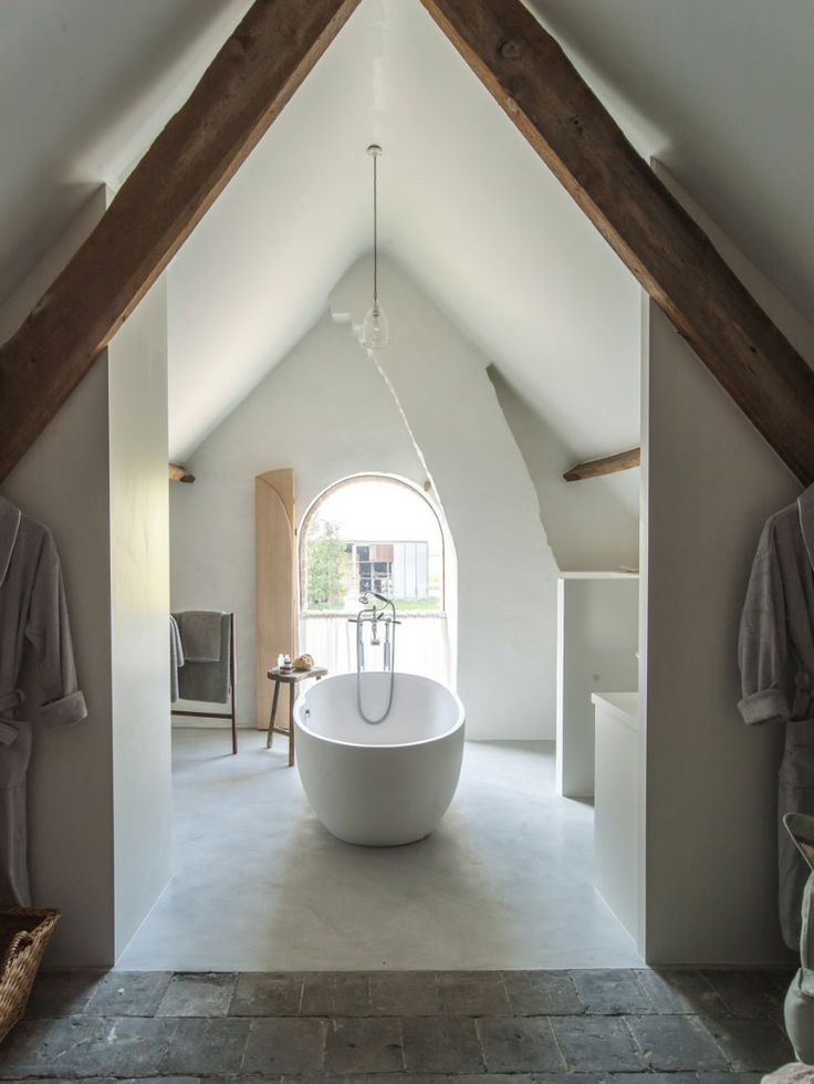 38 Practical Attic Bathroom Design Ideas | DigsDigs