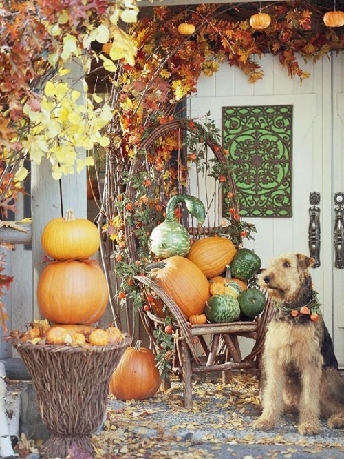 60 Pretty Autumn Porch Décor Ideas | DigsDigs