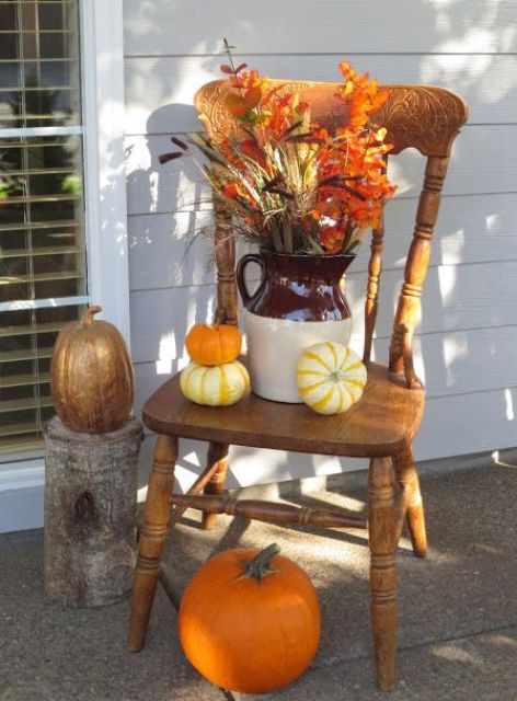 Pretty fall porch decor ideas 40