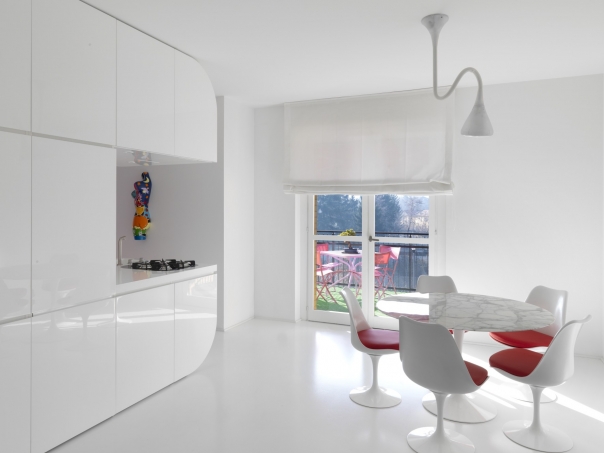 chic interior design,futuristic apartment,pure white interior,romolo stanco,ultra modern home,ultra modern interior design,white interior design,minimalist home designs,modern home designs