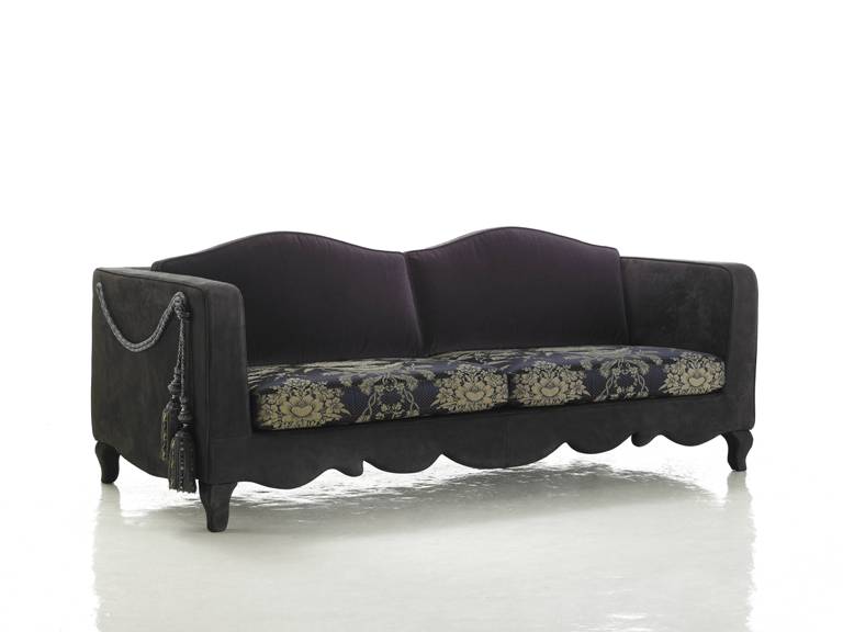 Экстравагантная коллекция мебели от Christian Lacroix.