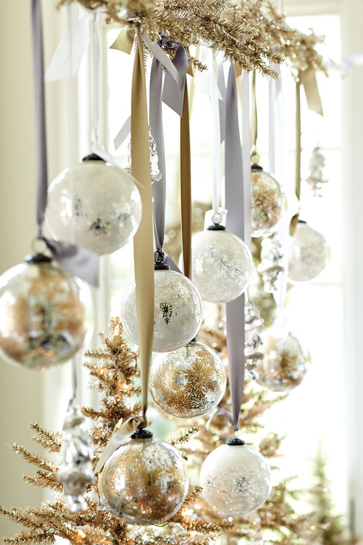 44 Refined Gold And White Christmas DÃ©cor Ideas