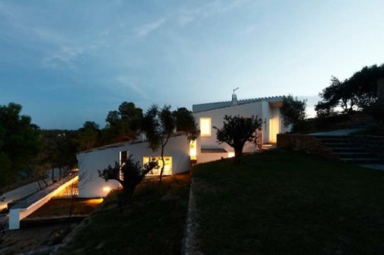 Rustic House With Massive Rock Formations In The Interior Rustic House With Massive Rock Formations In The Interior