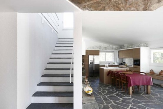 Rustic House With Massive Rock Formations In The Interior Rustic House With Massive Rock Formations In The Interior