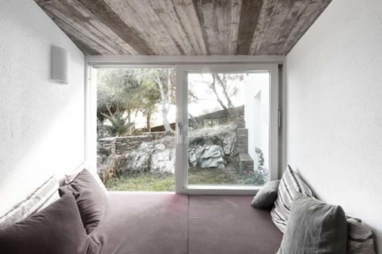 Rustic House With Massive Rock Formations In The Interior Rustic House With Massive Rock Formations In The Interior